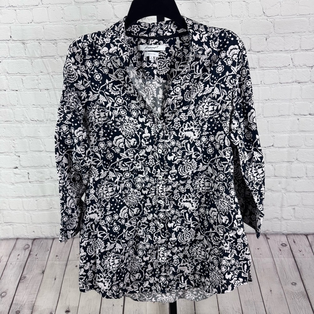 Foxcroft Black and White Floral Button Down Casual Wrinkle Free Top Size 12
